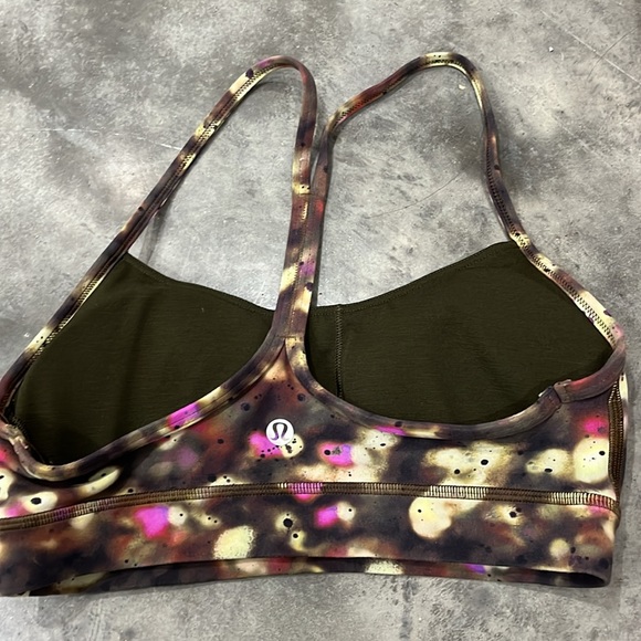 NWOT Lululemon Flow Y Bra Size 4 - Picture 2 of 4